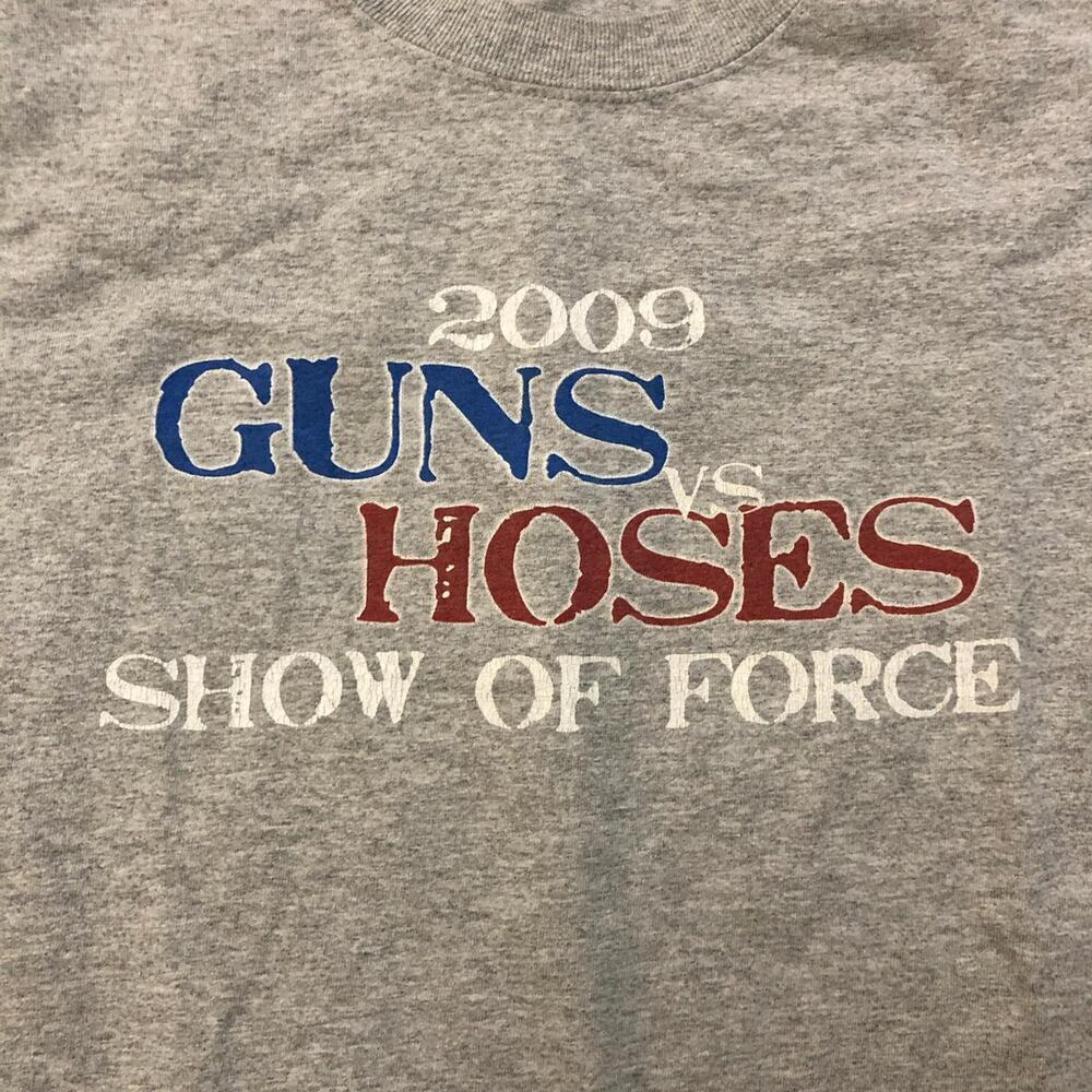 2009 Guns vs Hoses ‘Show of Force’ Graphic Tee - Picture 2 of 5